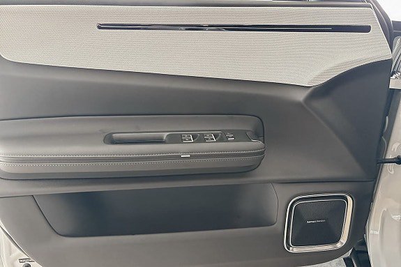 Vehicle Image 27