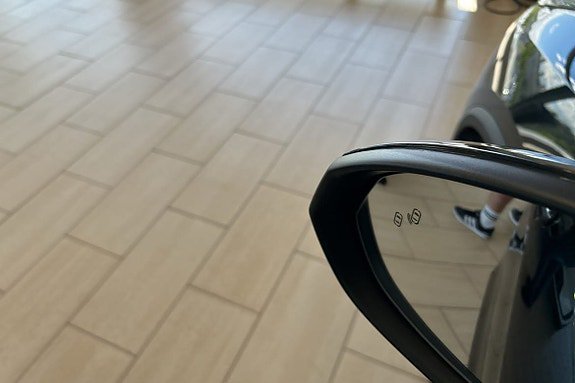 Vehicle Image 24
