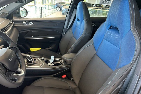 Vehicle Image 25