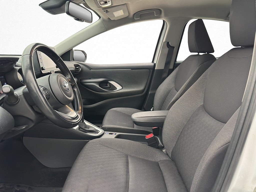 Vehicle Image 8