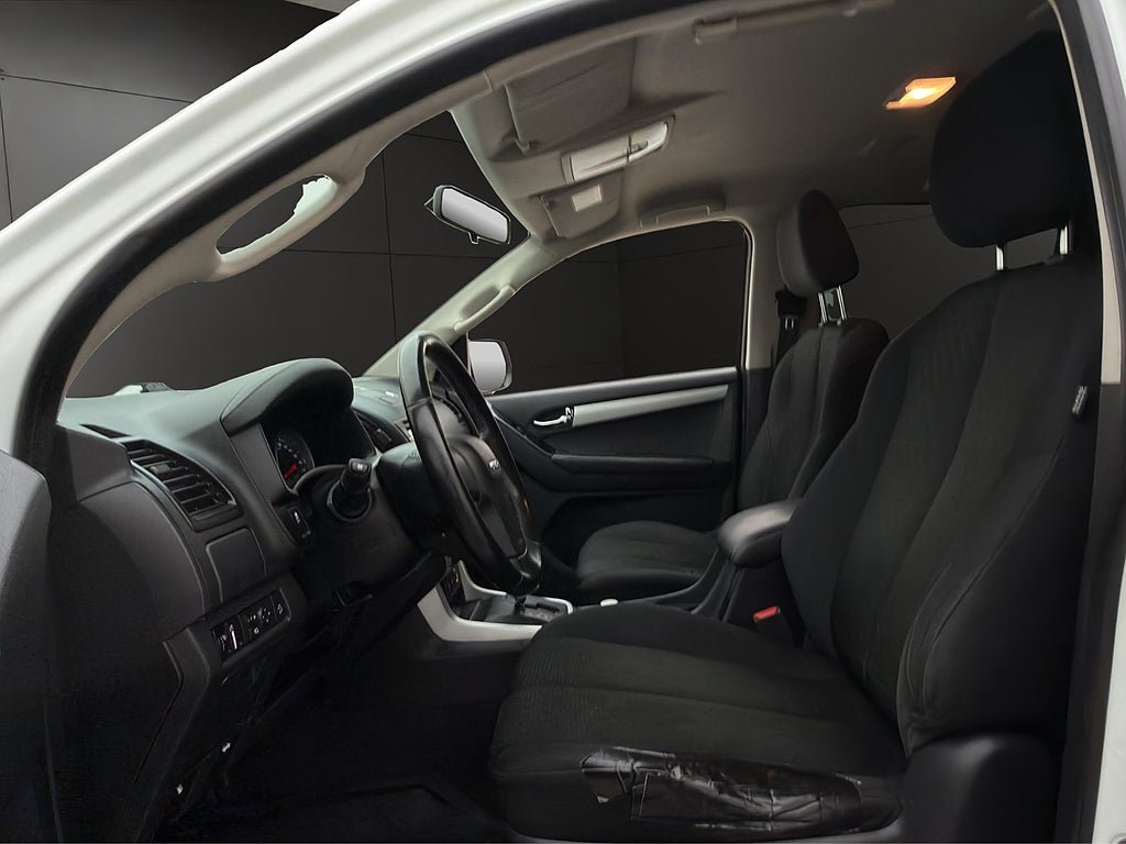 Vehicle Image 13