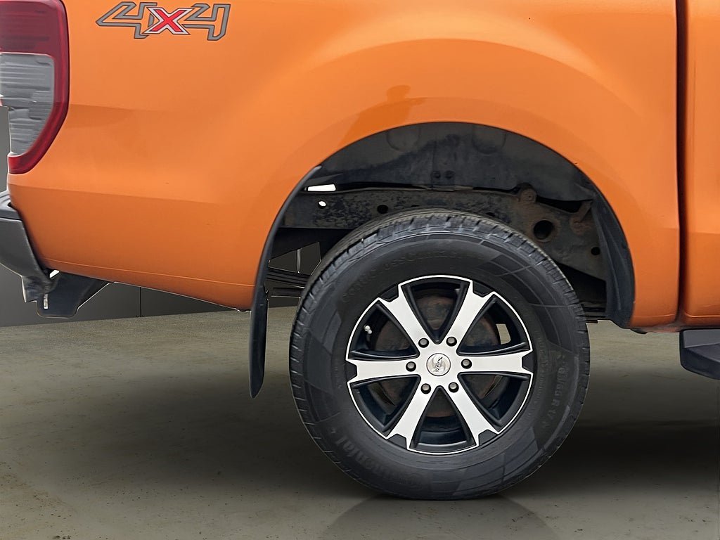 Vehicle Image 32