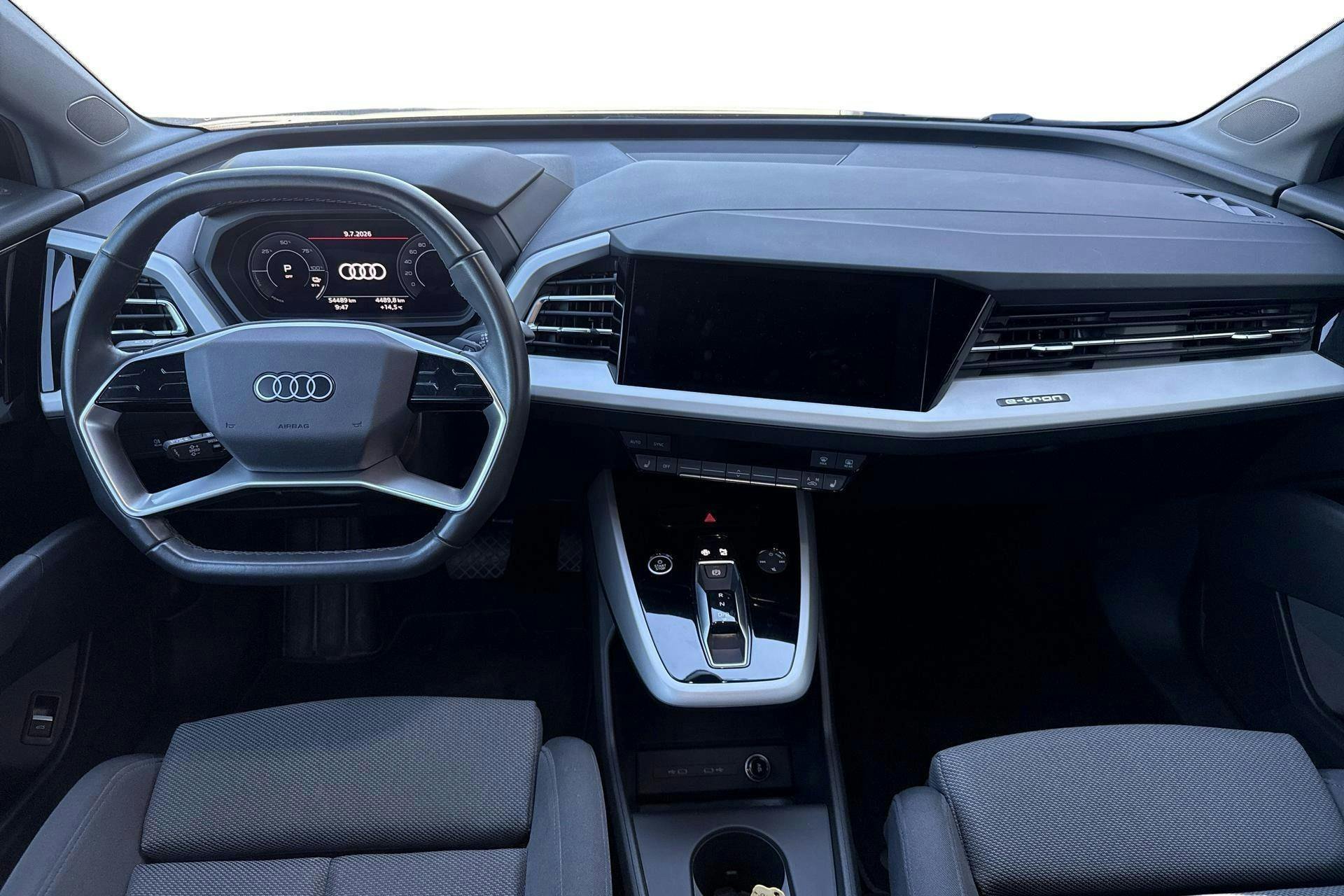 Vehicle Image 6