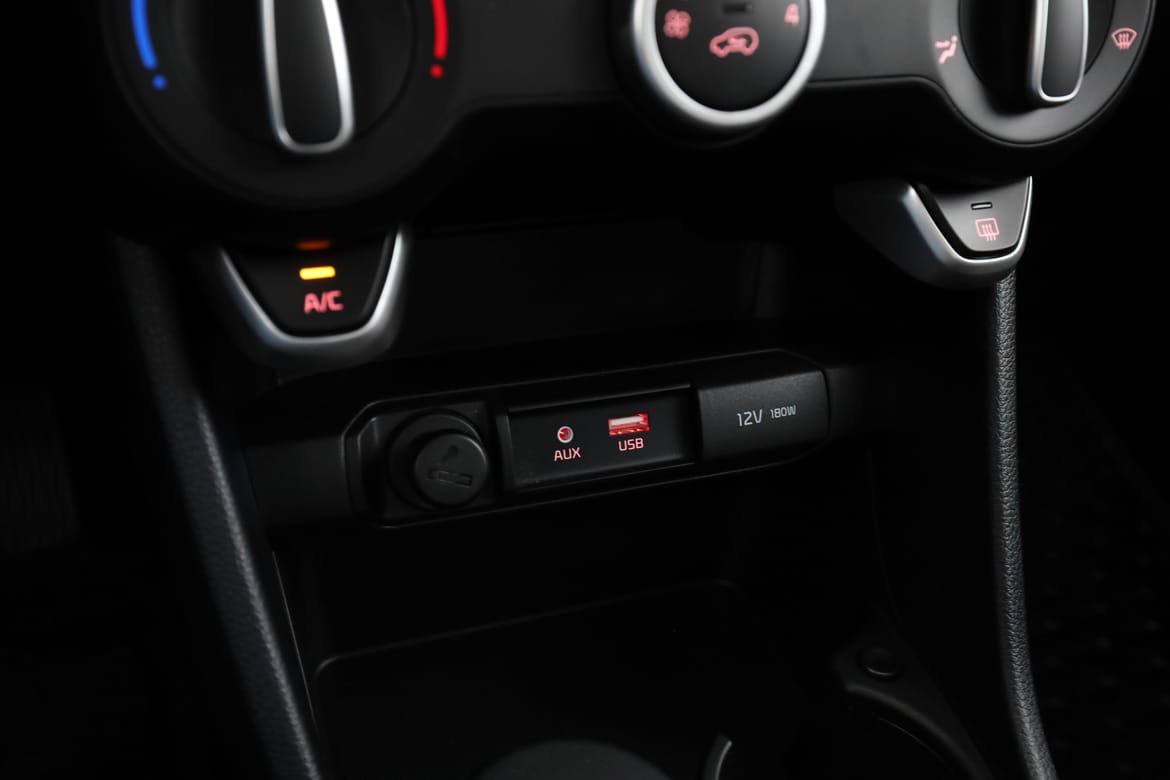 Vehicle Image 25