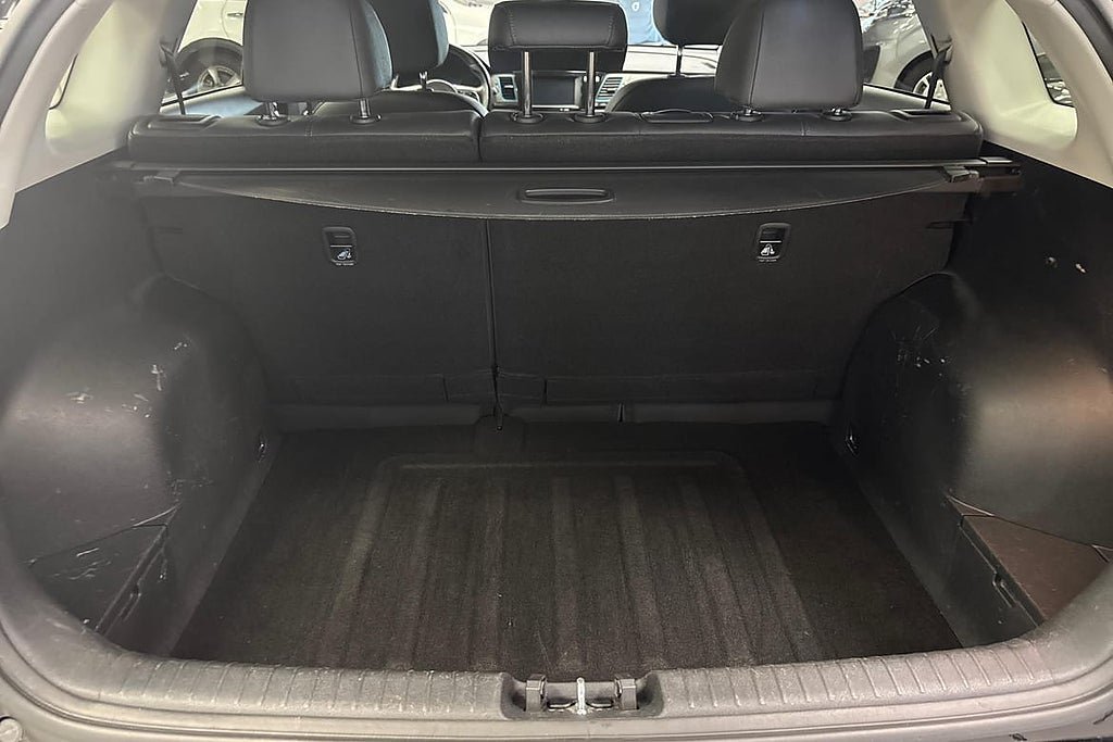 Vehicle Image 16