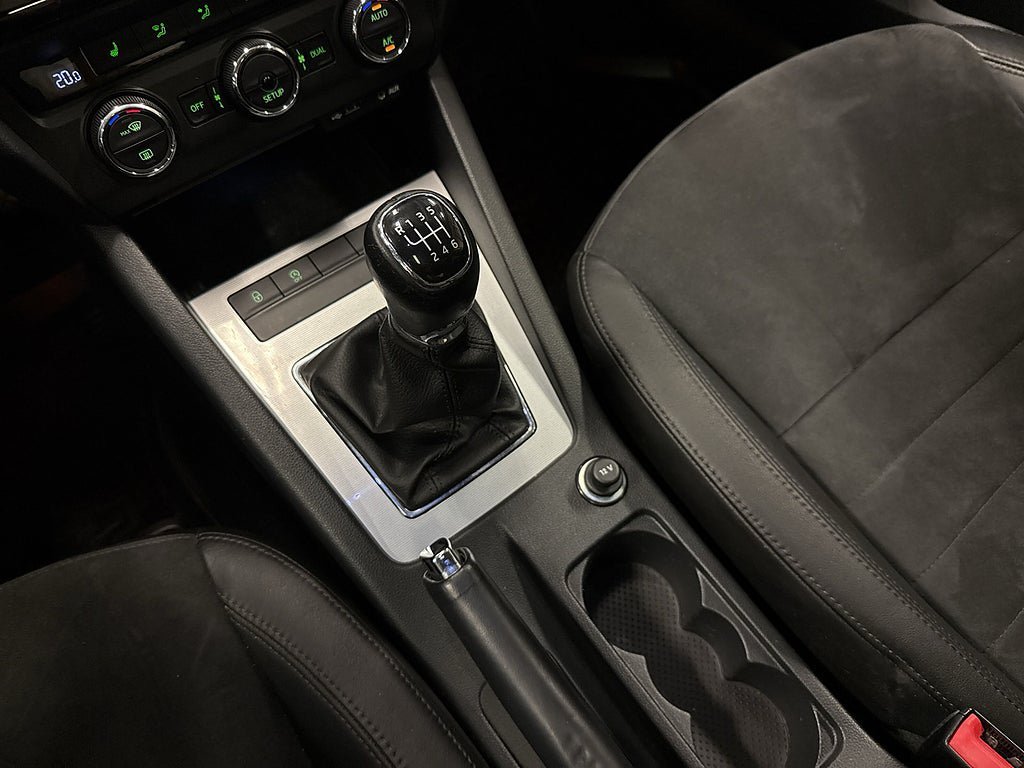 Vehicle Image 23