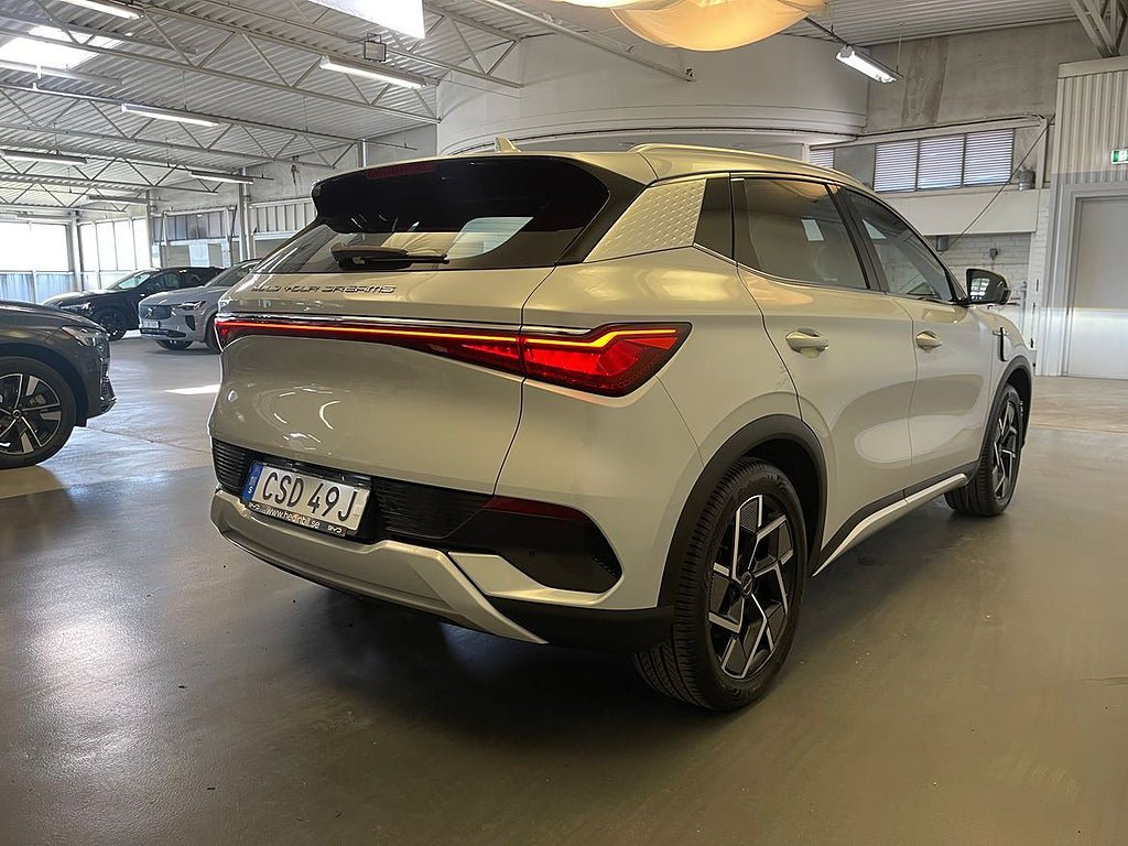 Vehicle Image 4