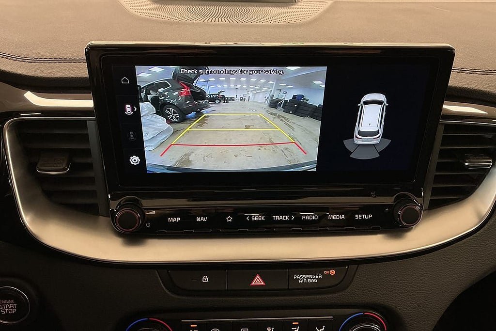Vehicle Image 21