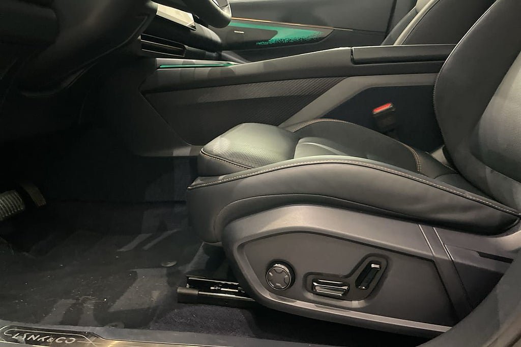 Vehicle Image 14