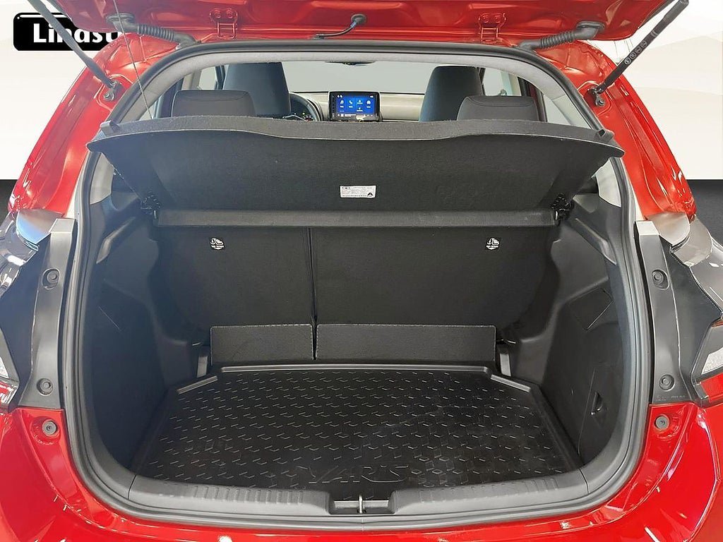 Vehicle Image 12