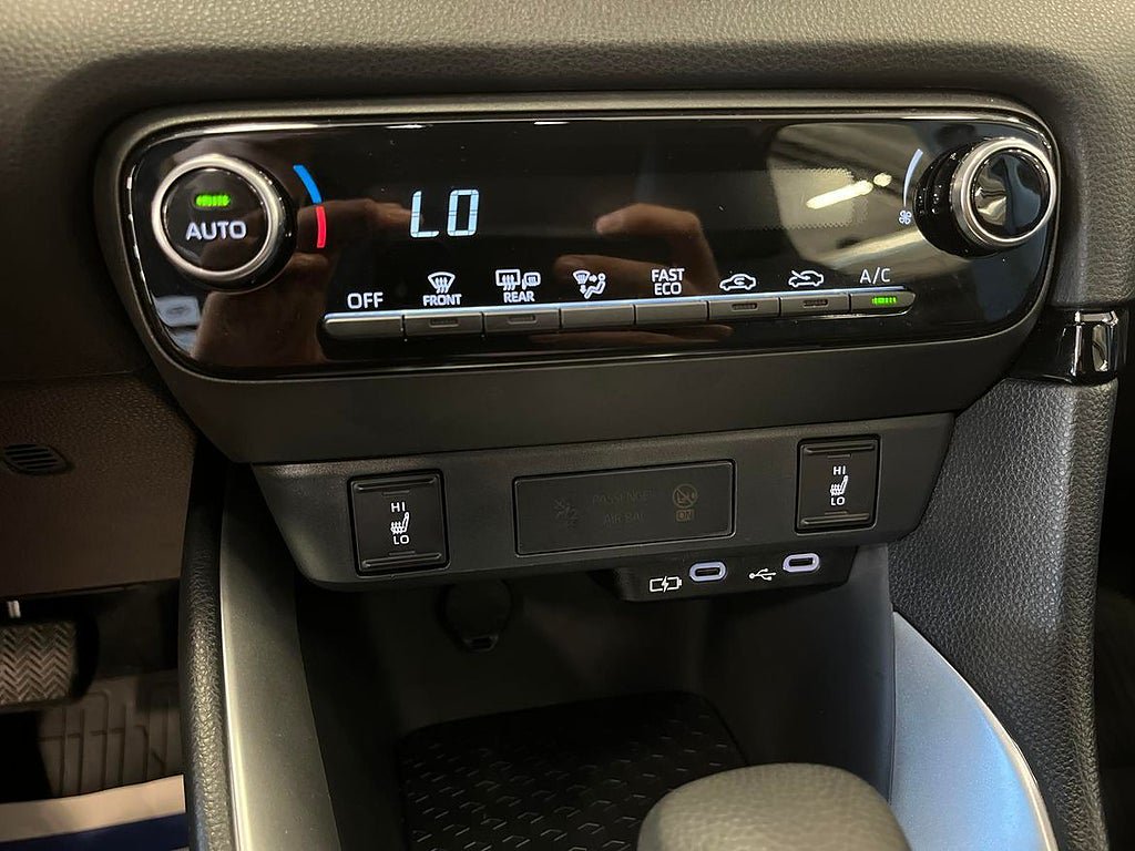 Vehicle Image 19