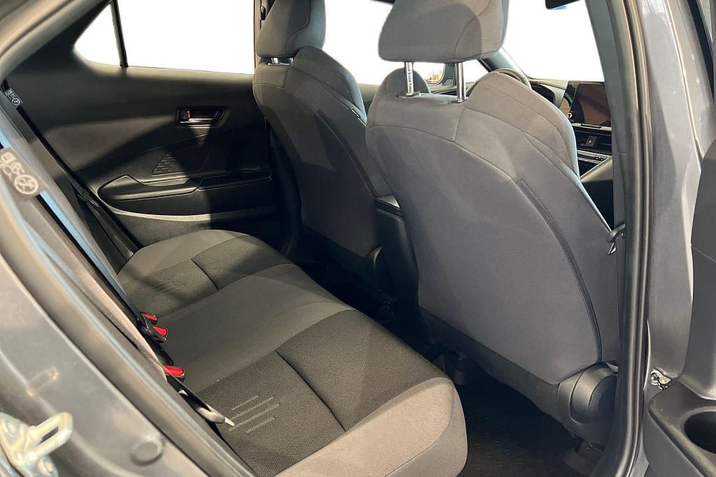 Vehicle Image 9
