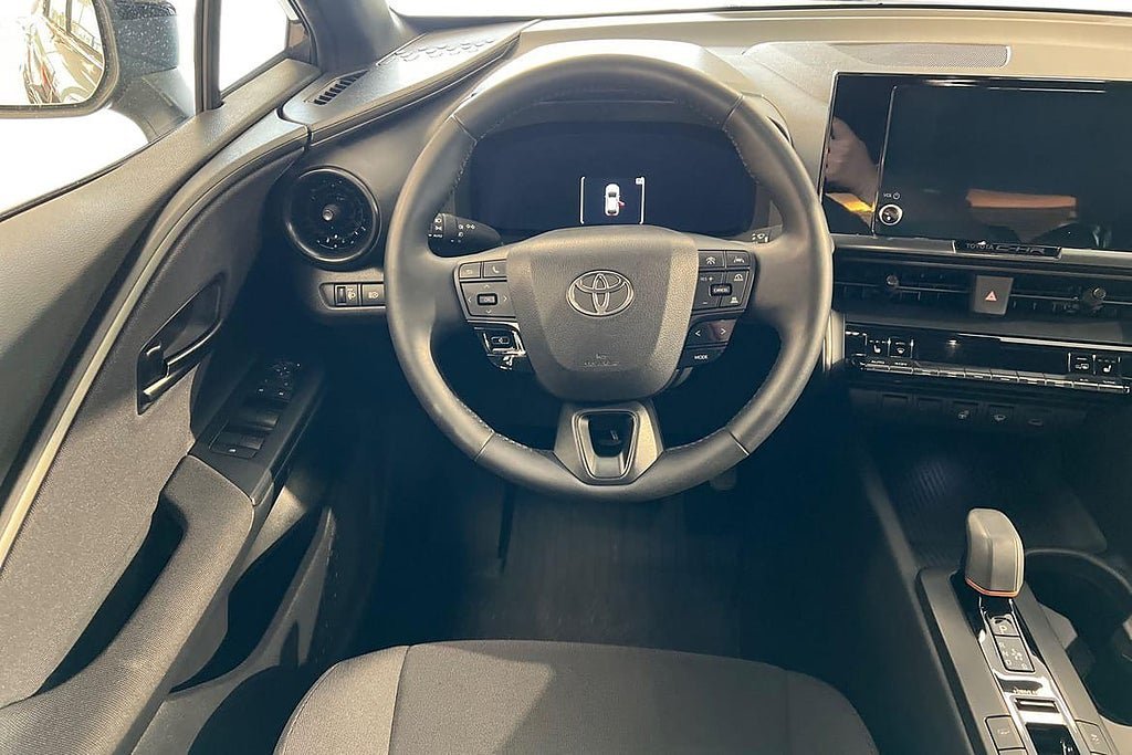 Vehicle Image 11