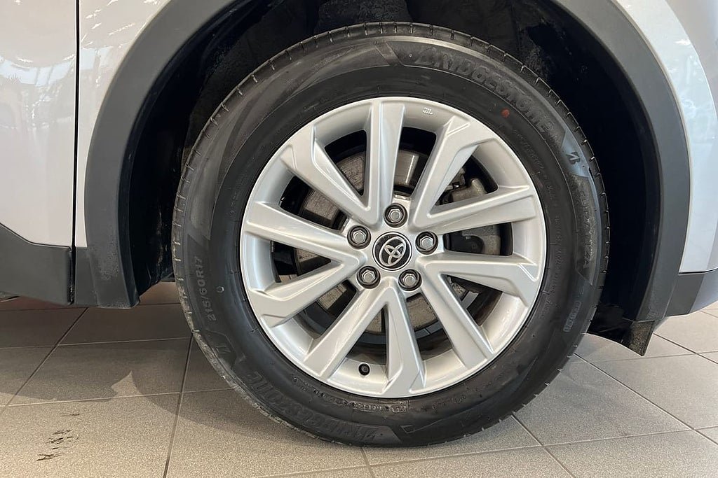 Vehicle Image 17