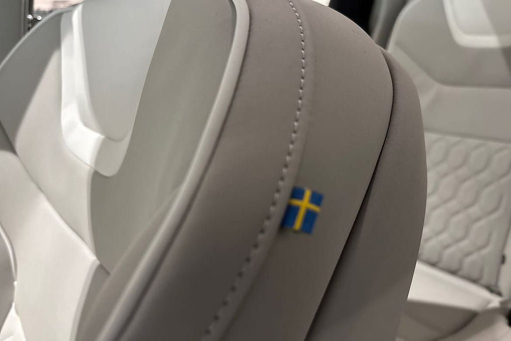 Vehicle Image 25