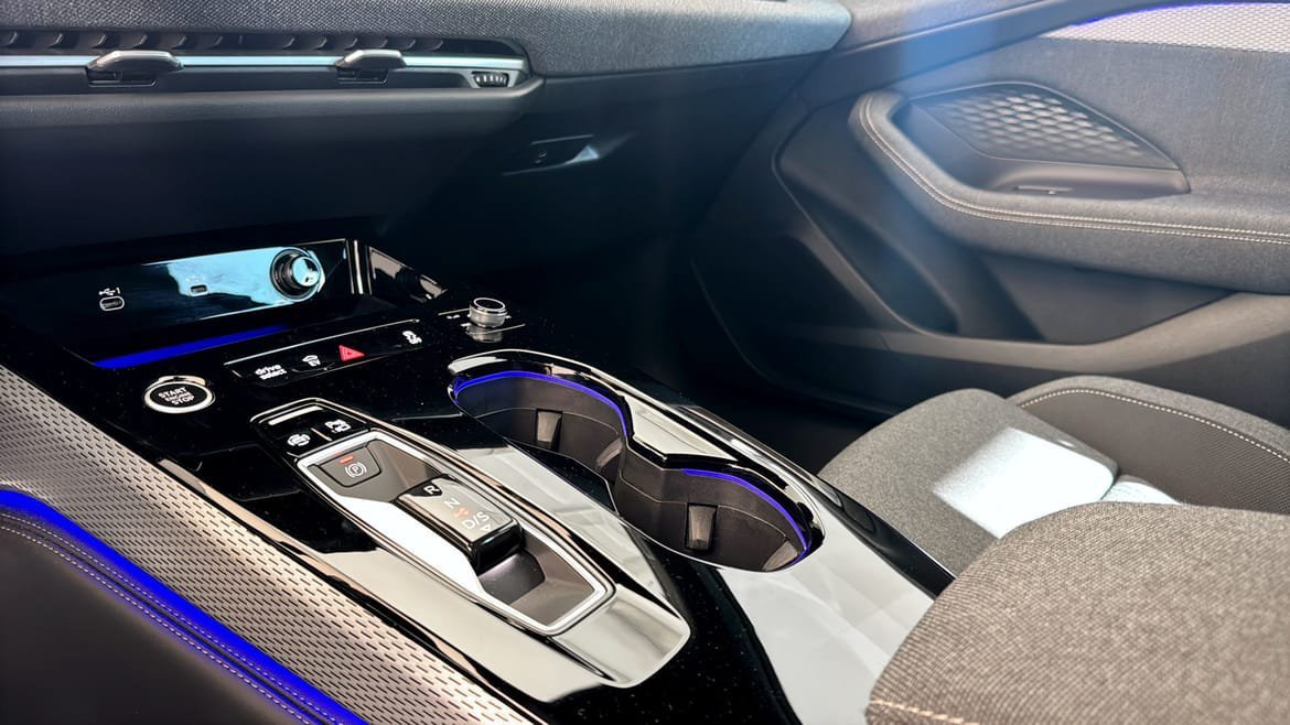 Vehicle Image 18
