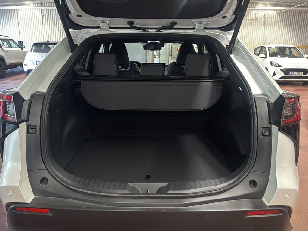 Vehicle Image 9