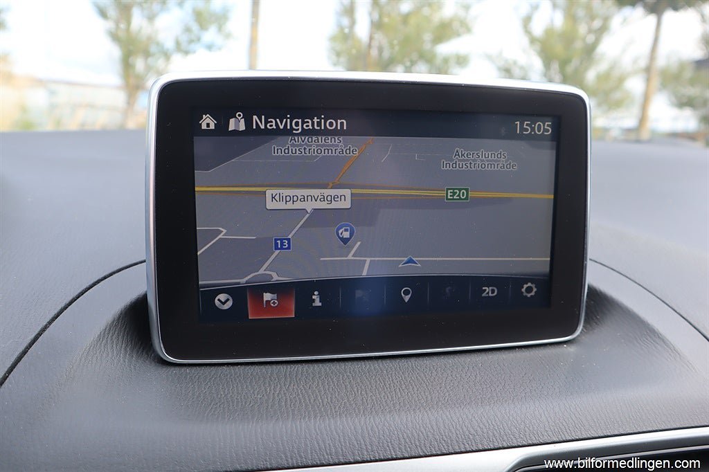 Vehicle Image 16