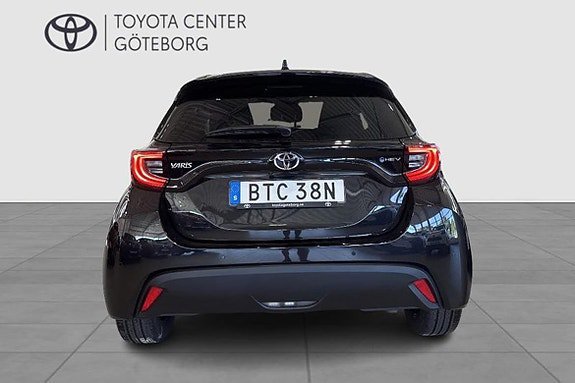 Vehicle Image 6