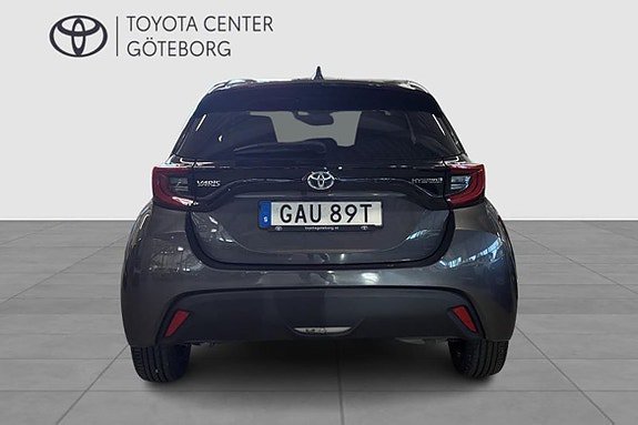 Vehicle Image 6