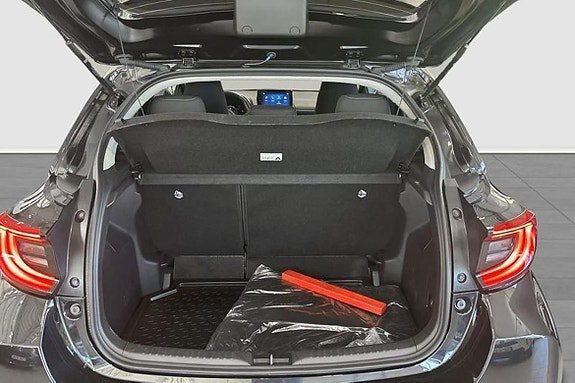 Vehicle Image 12