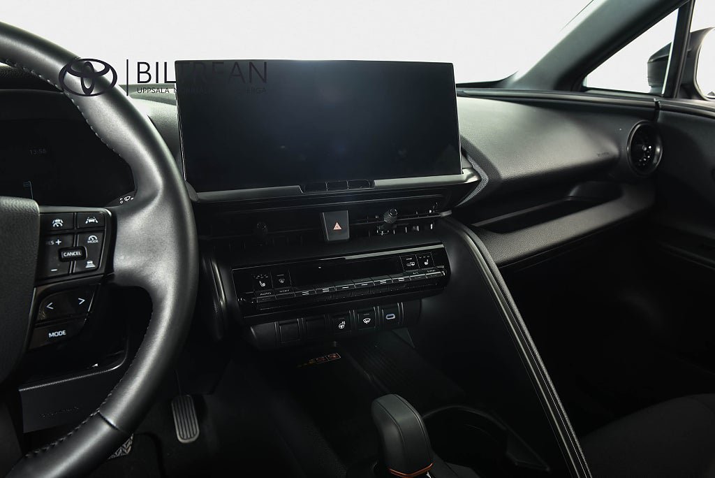 Vehicle Image 12