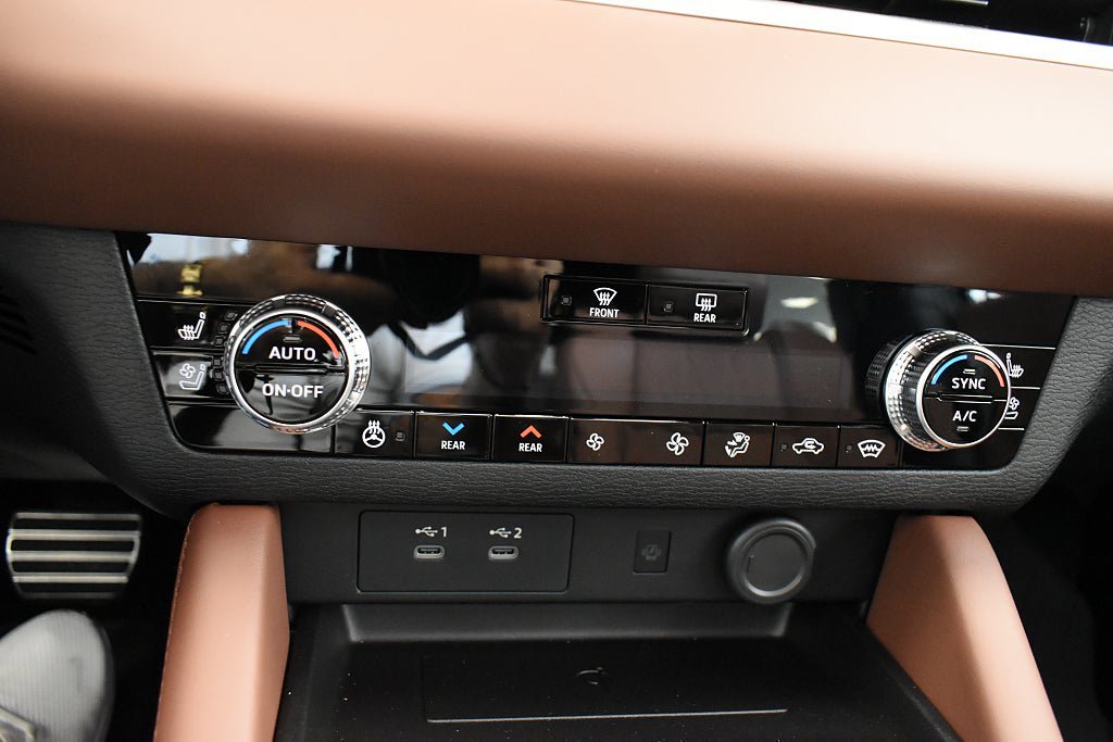 Vehicle Image 23