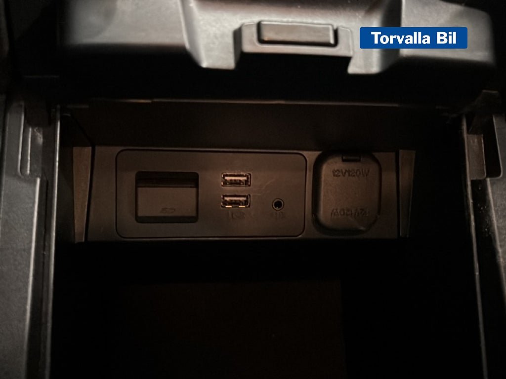 Vehicle Image 25