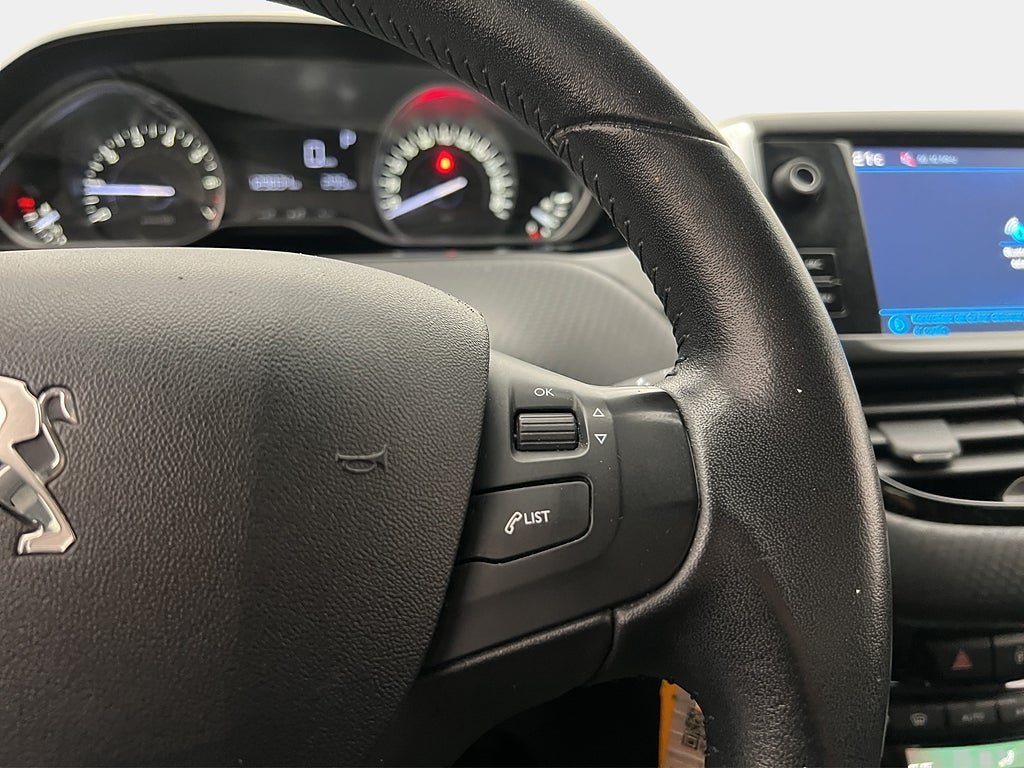 Vehicle Image 17