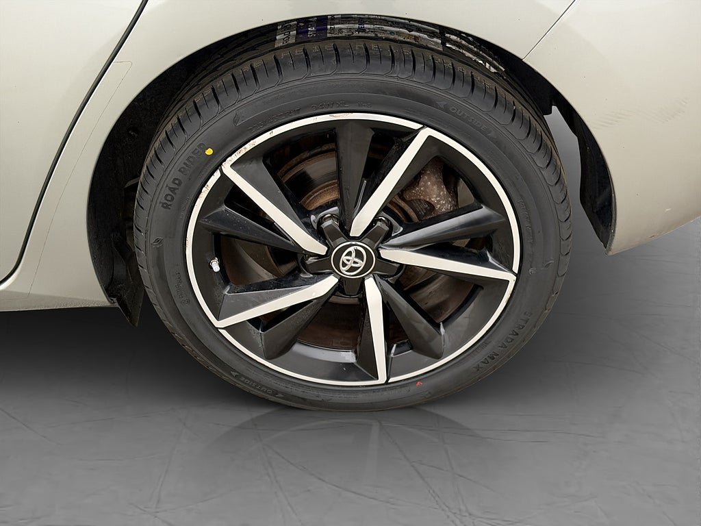 Vehicle Image 21