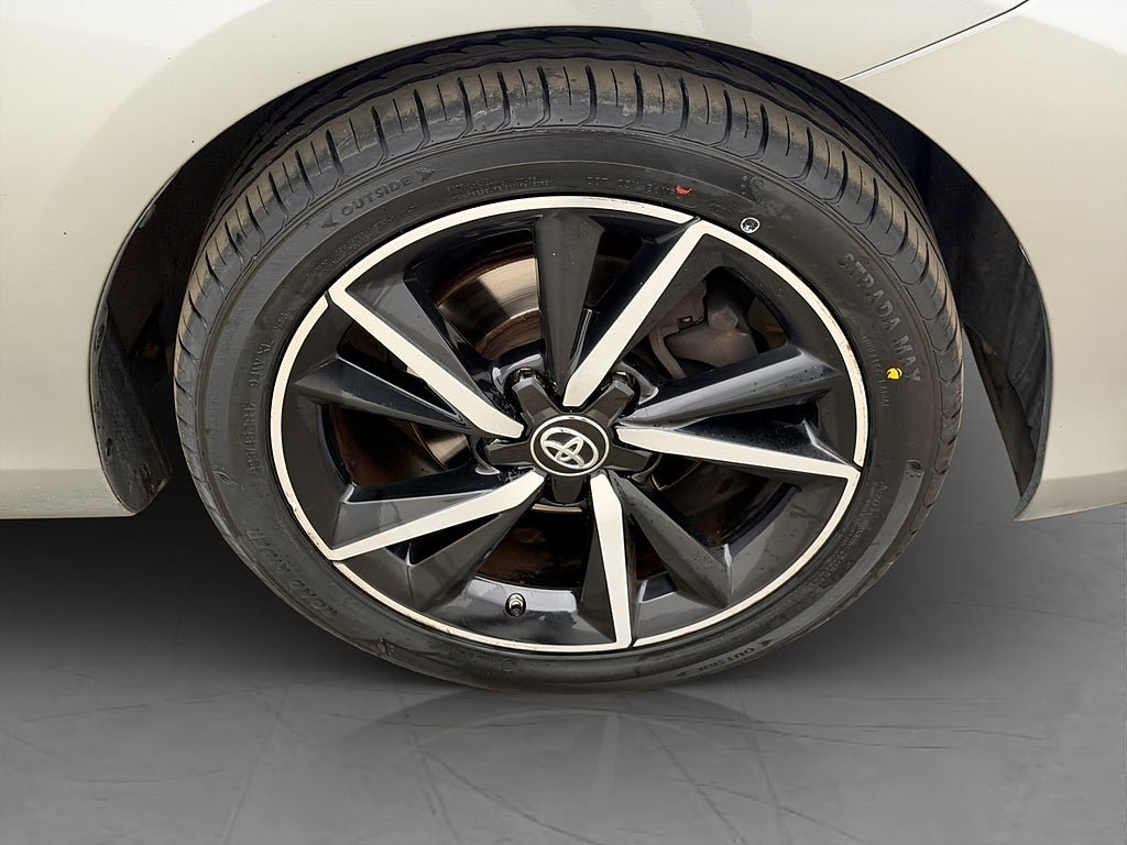 Vehicle Image 23