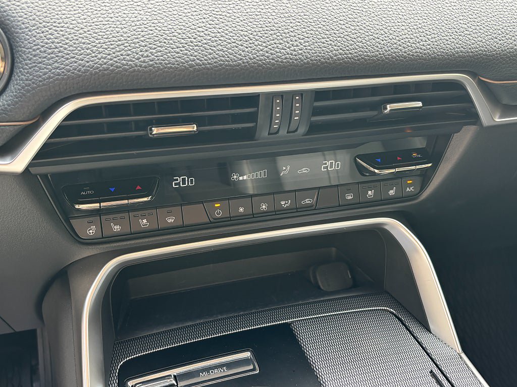 Vehicle Image 29