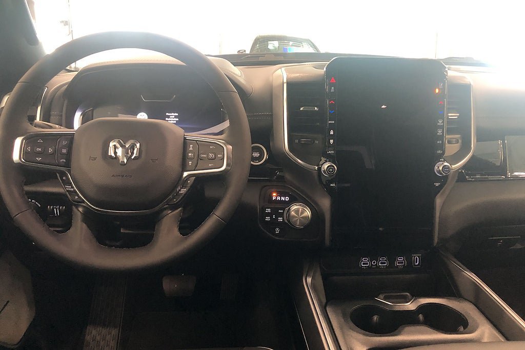 Vehicle Image 9