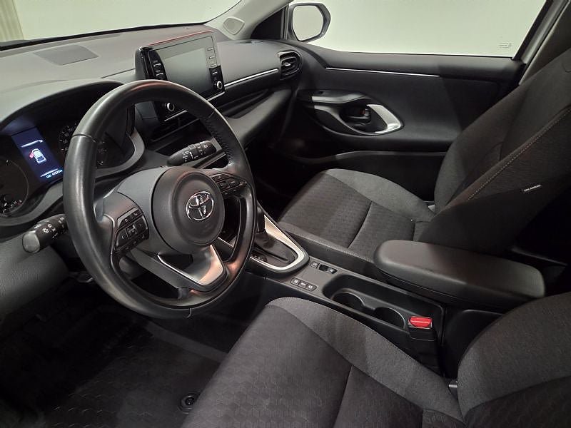 Vehicle Image 9