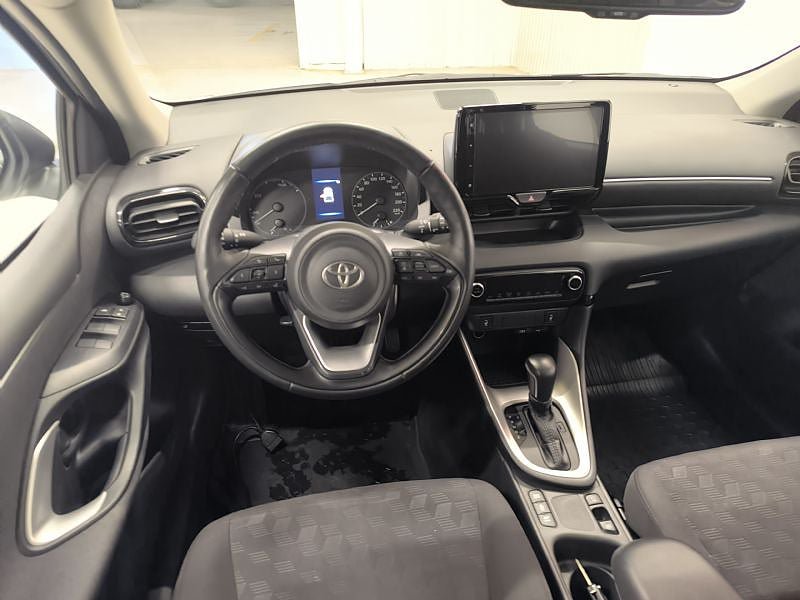 Vehicle Image 6