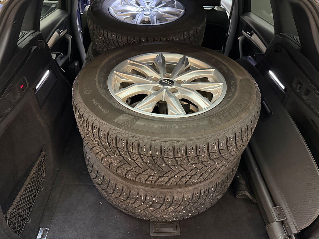 Vehicle Image 10