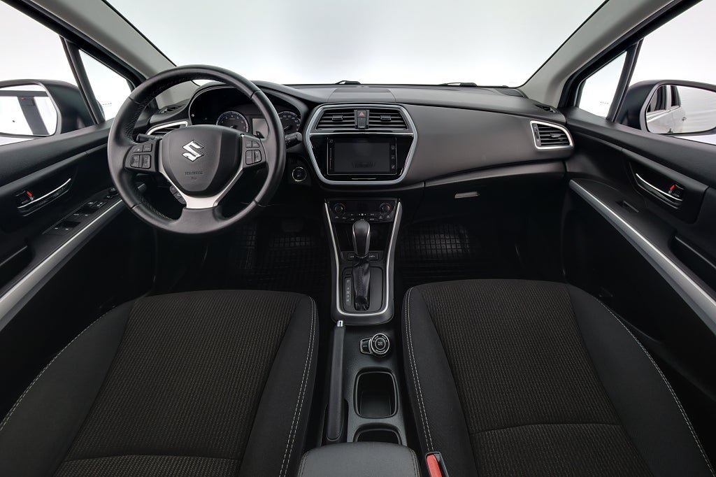 Vehicle Image 12