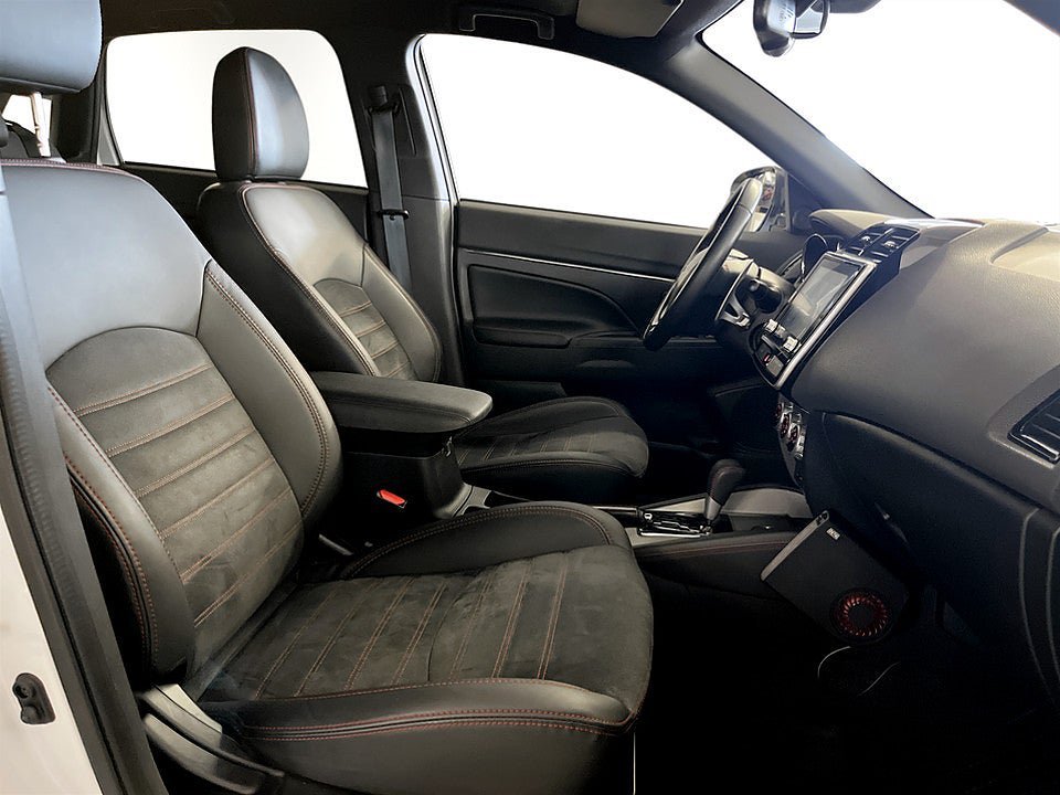 Vehicle Image 16
