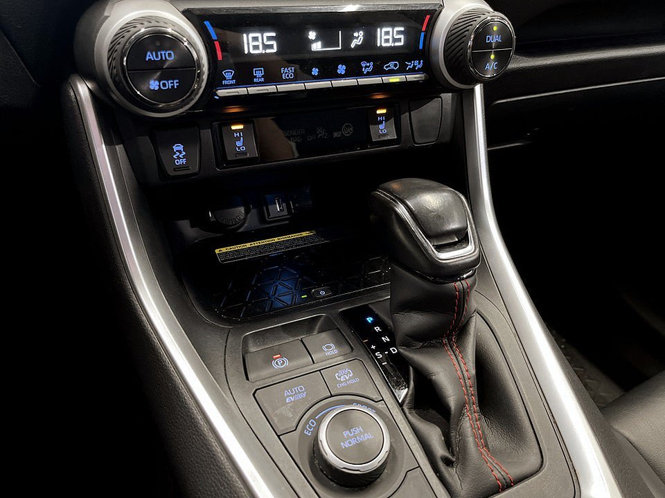 Vehicle Image 15