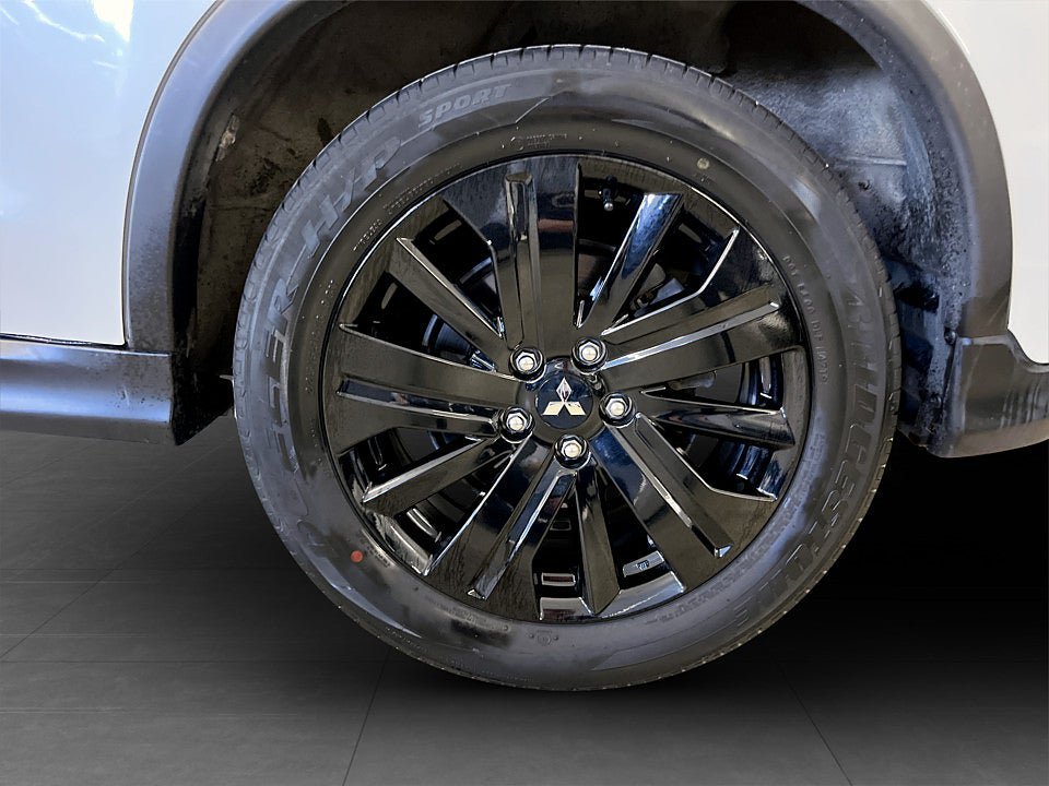 Vehicle Image 24