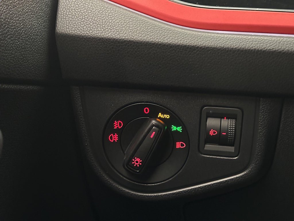 Vehicle Image 28