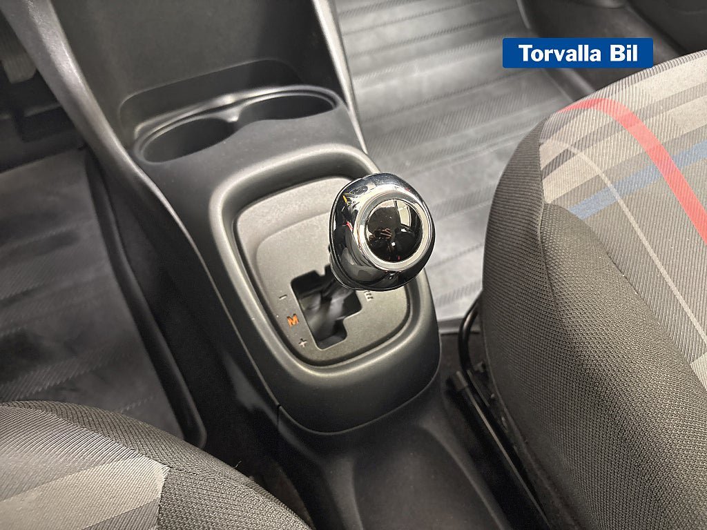 Vehicle Image 12