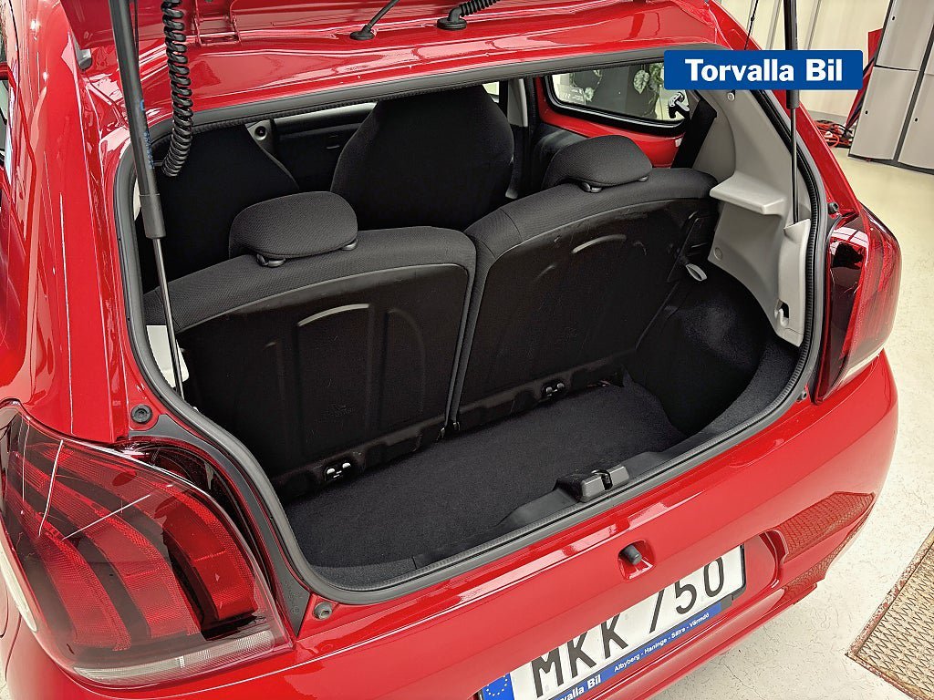 Vehicle Image 14