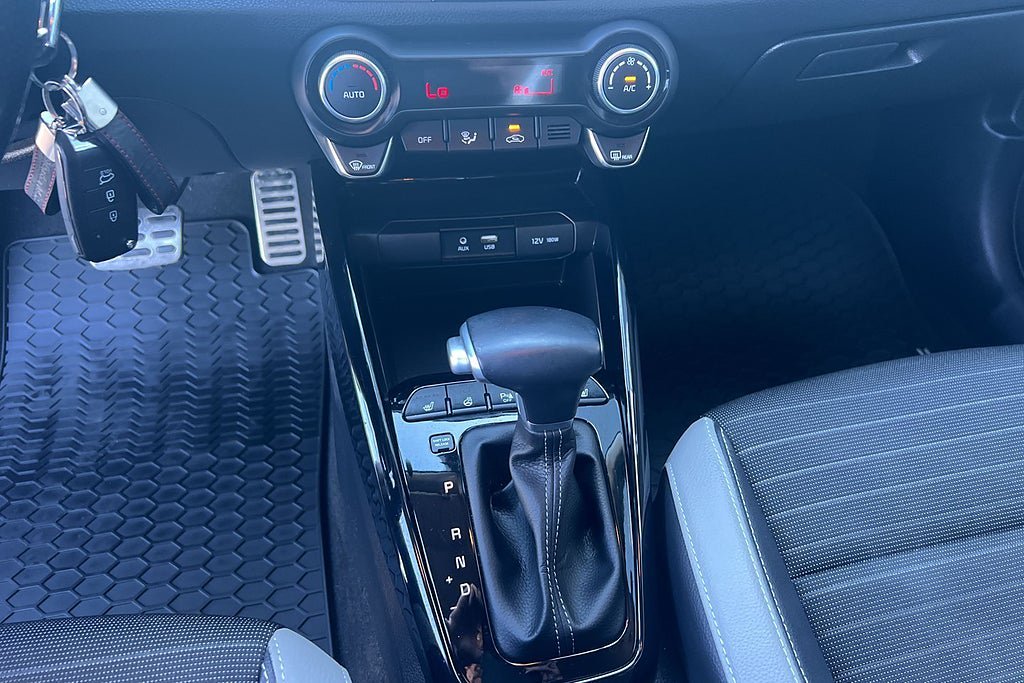 Vehicle Image 10