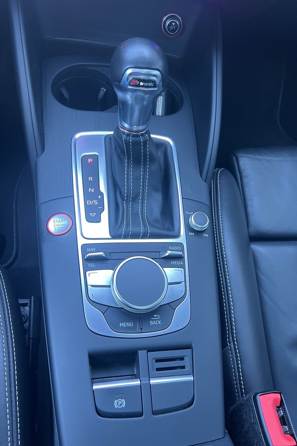 Vehicle Image 12