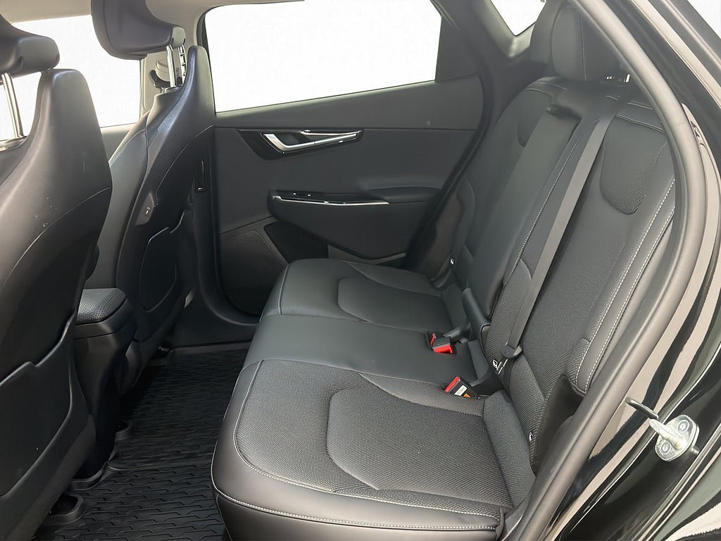 Vehicle Image 23