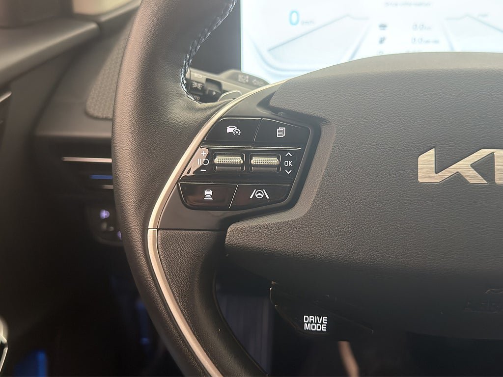 Vehicle Image 26
