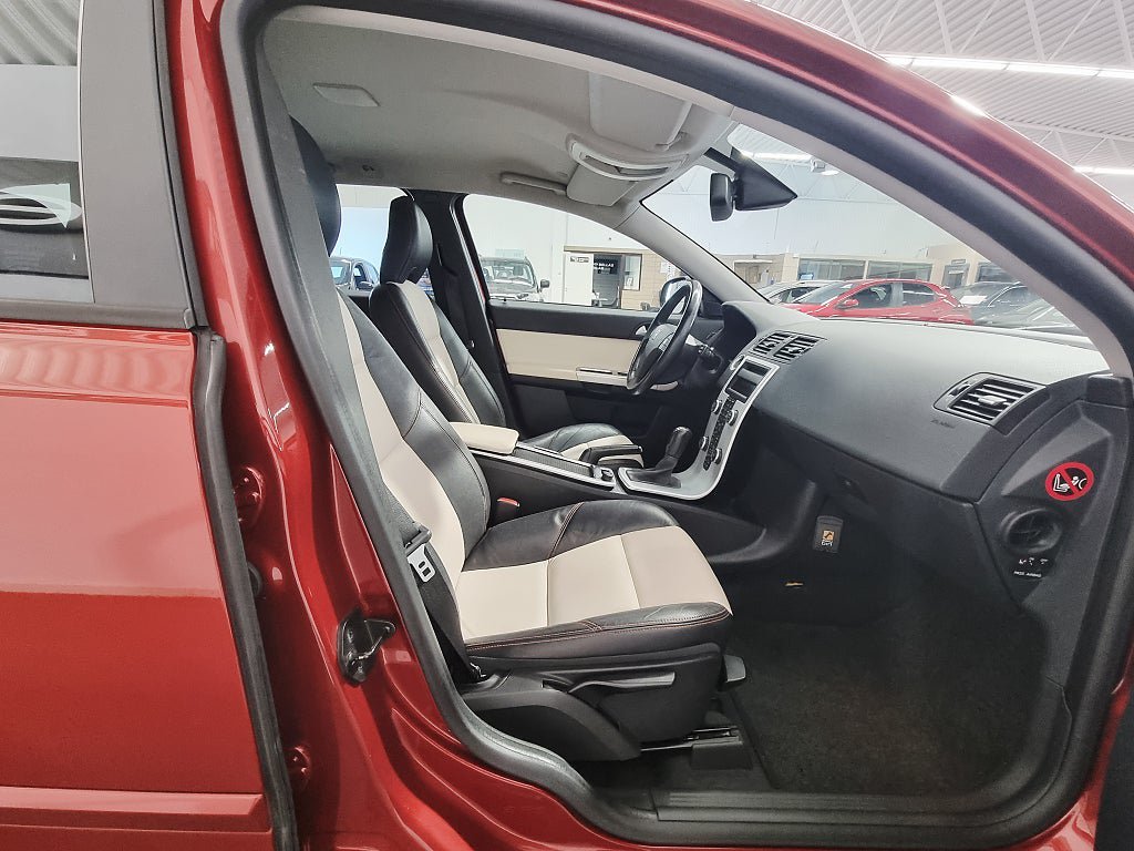 Vehicle Image 17