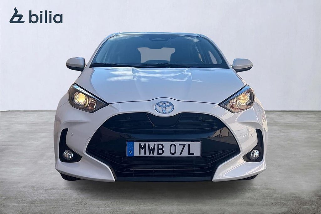 Vehicle Image 6