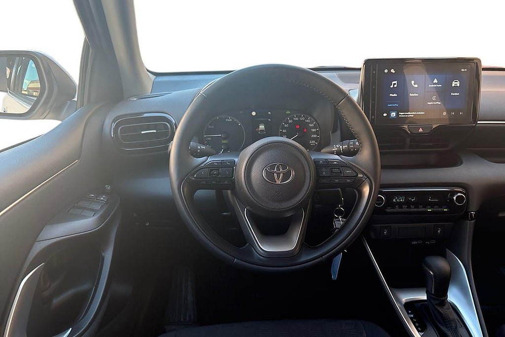 Vehicle Image 10